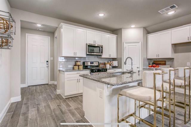 Photo - 4432 Thalia Wy