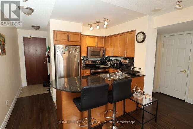 Photo - 18 Kenaston Gardens Unit 901