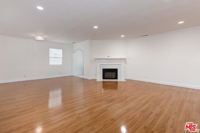 Photo - 5873 Dauphin Ave.