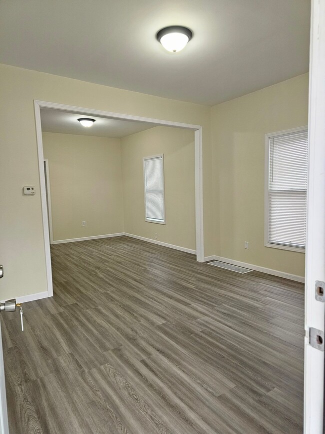 Photo - 419 Montrose St