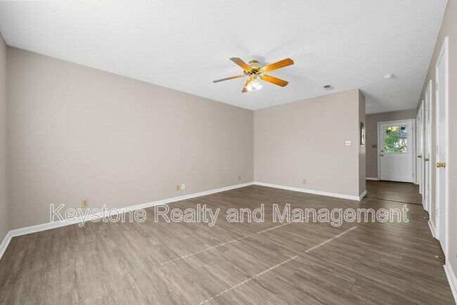 Photo - 3280 Tower Dr