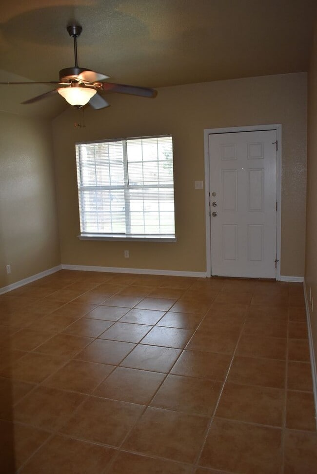 Photo - 1600 Nicholas Cir Unit A-MAKE READY