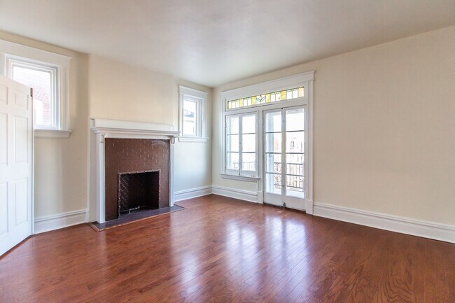 Photo - 2 Bedroom unit, recently rehabbed Unidad 1E