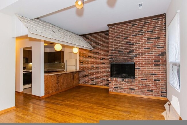 Photo - 877 W Lill Ave Apartments Unit D1
