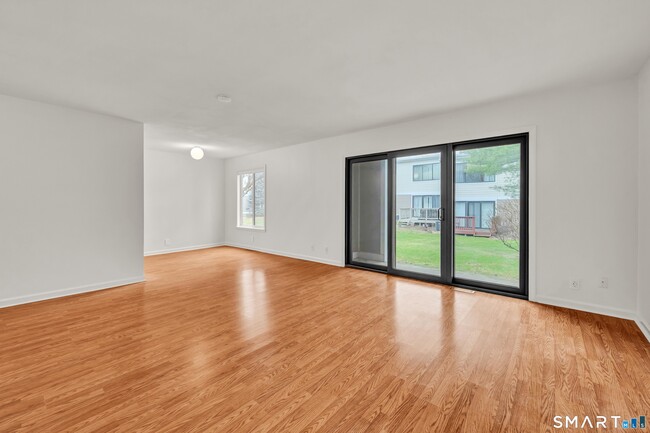 Building Photo - 57 Lawson Ln Unit 57