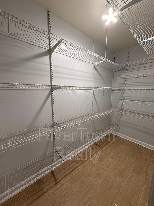 Photo - 2974 Crowell St