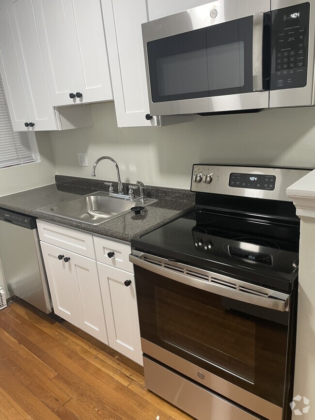 Building Photo - 400 Highland Ave Unit 4T Rental