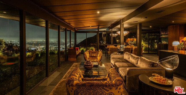 Photo - 2505 Carman Crest Dr