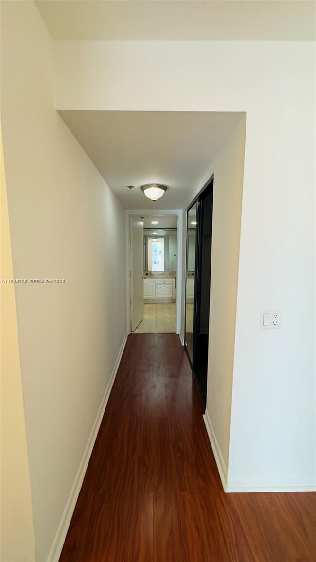 Photo - 1717 N Bayshore Dr Unidad A-3242