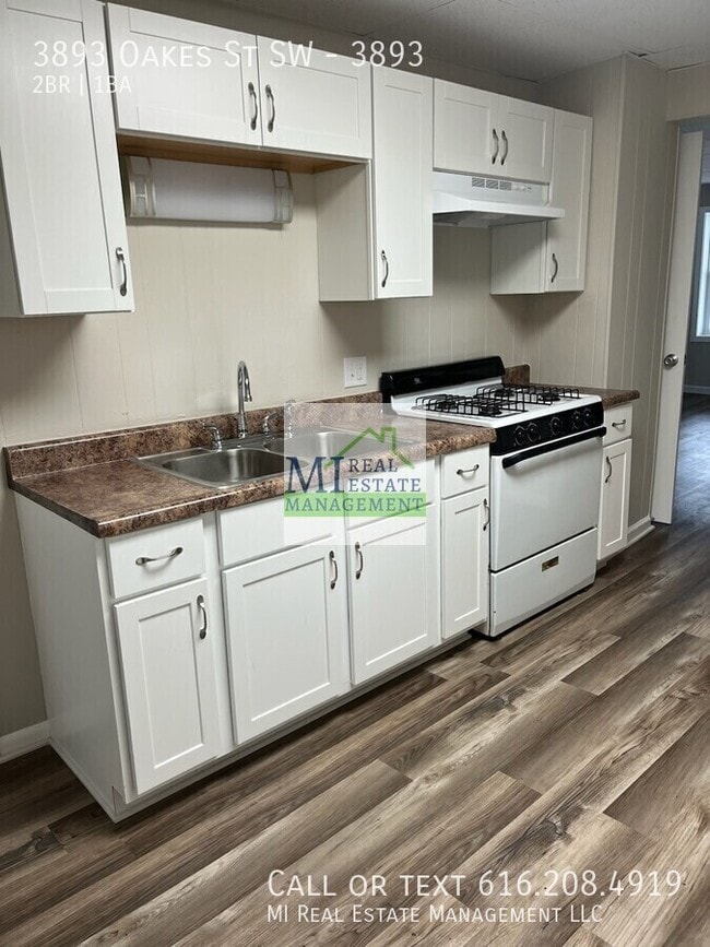 Building Photo - 3893 Oakes St SW Unit 3893 Rental