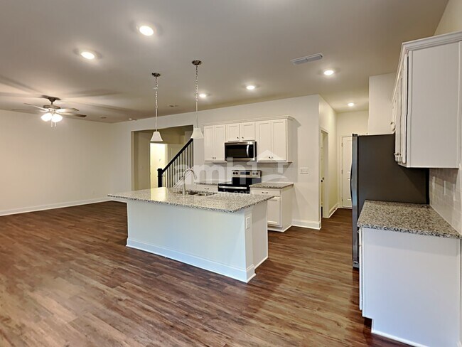 Photo - 512 Summit View Lane