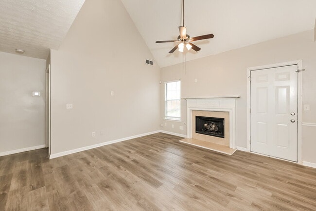 Photo - 812 Lorraine Ln