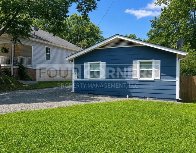 Building Photo - 409 N Maple St Unit C