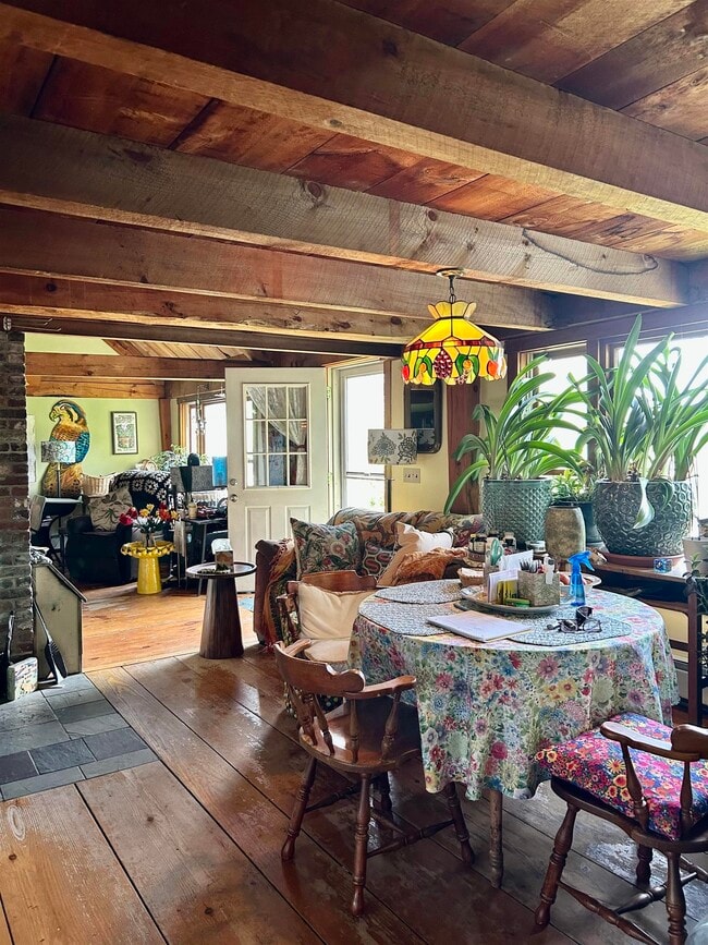 Photo - 495 Sanborn Rd