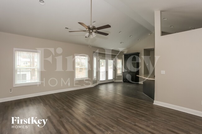 Photo - 105 Jefferson Dr