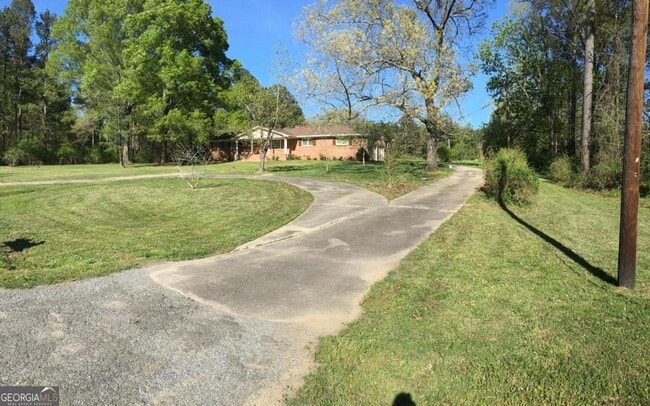 Photo - 458 Woods Rd NW