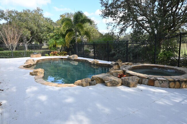 6119 Foxfield Ct