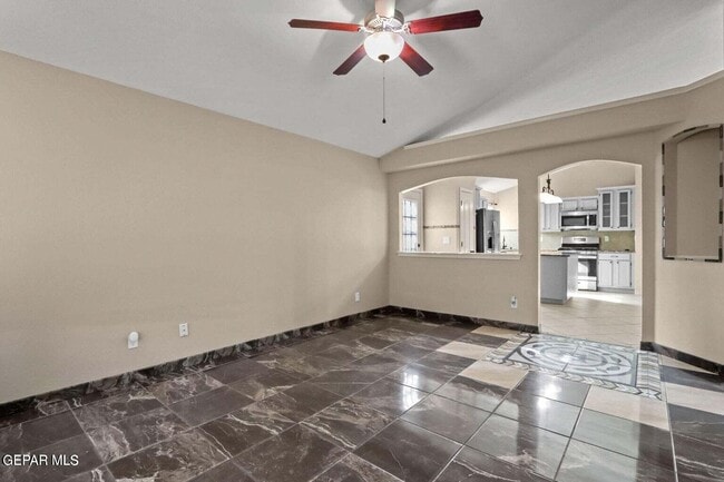 Photo - 804 Desert Cactus Dr