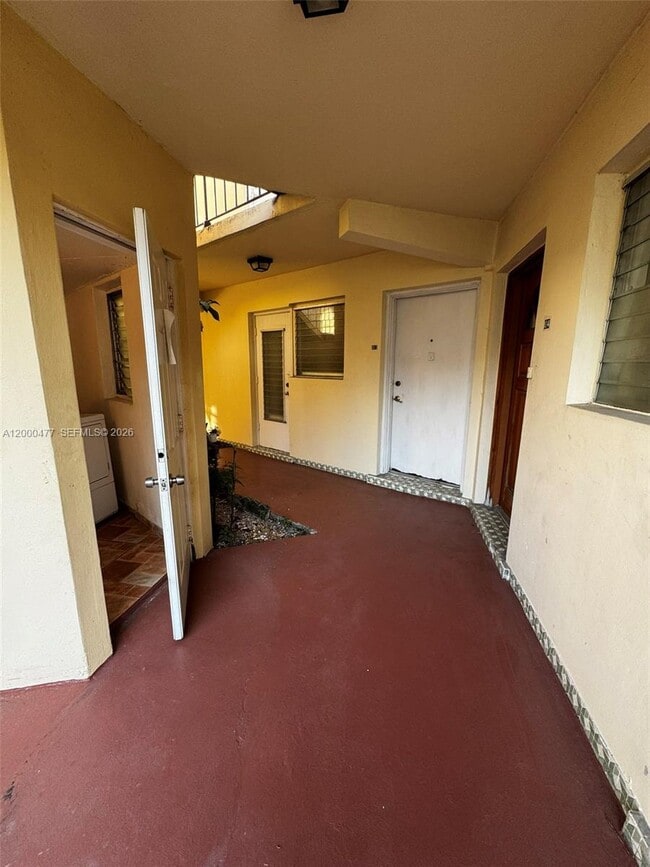 Photo - 1601 NE Miami Gardens Dr Unidad 103