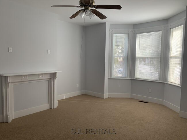Photo - 275 Crescent St Unit 1
