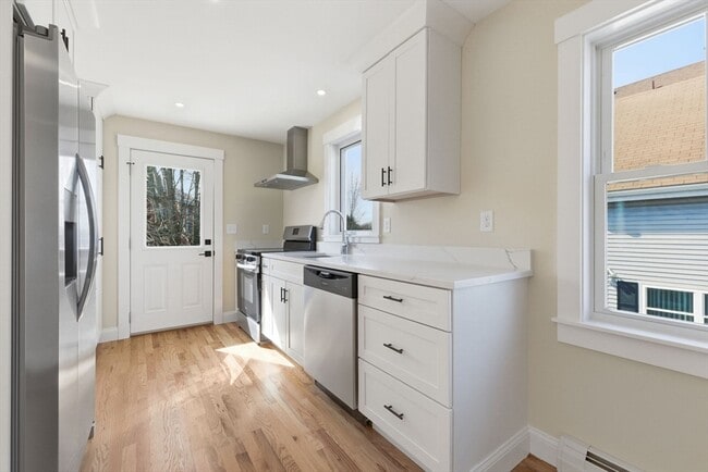 Photo - 20 Beacon St Unit 2