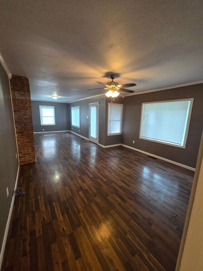 Photo - 3 bedroom, large privacy fenced in yard, oversized garage