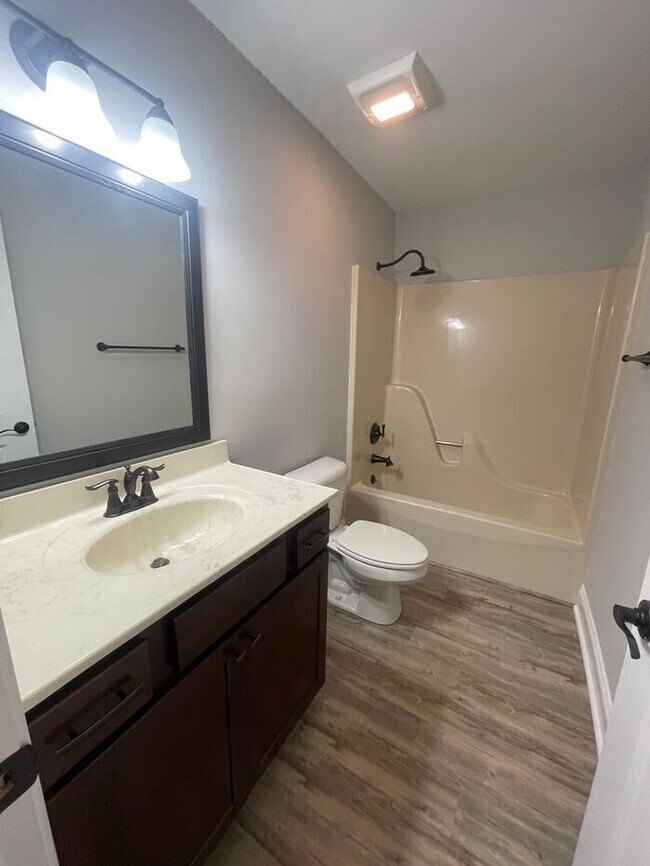 Photo - 4 Bedroom - 3 Bath Home with a 2 car garage in Farragut