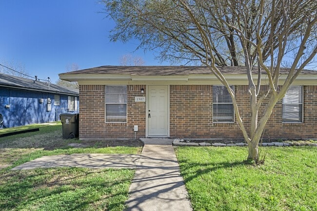 Photo - 1907 Orman St