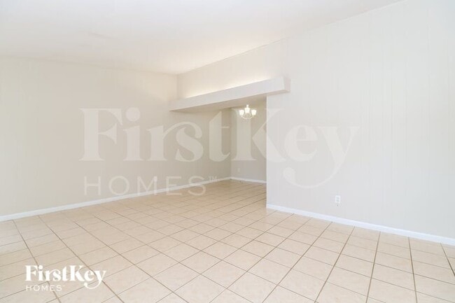 Photo - 445 Ridge Dr