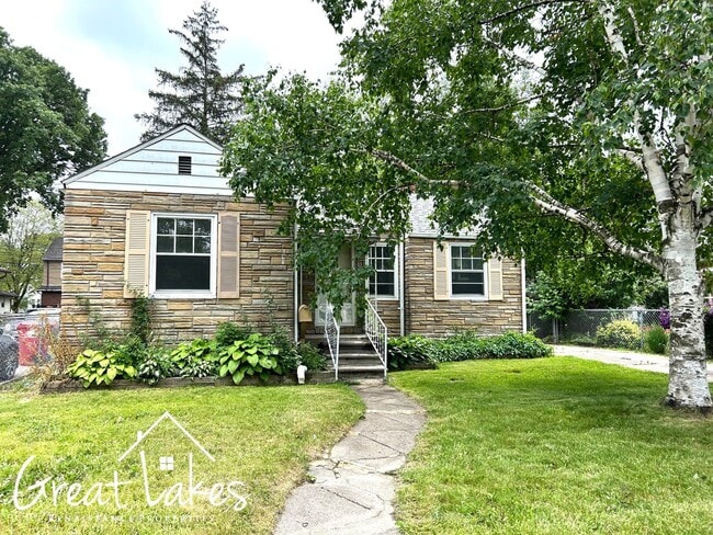 Beautiful 3 Bedroom 1 Bathroom now availab... - Beautiful 3 Bedroom 1 Bathroom now availab... House