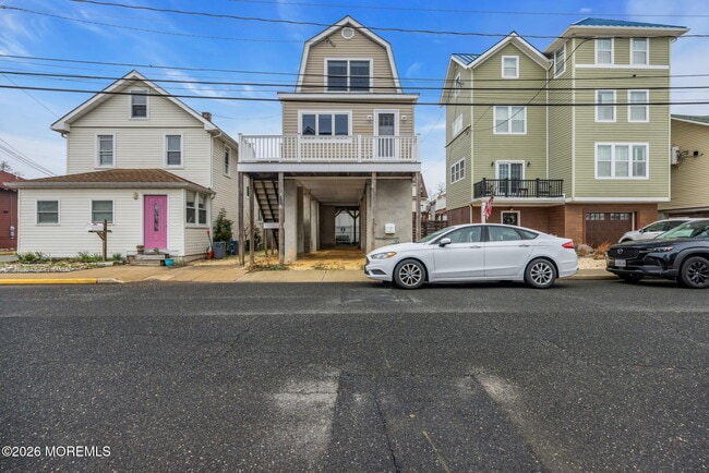 Photo - 46 Barberie Ave