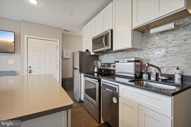 Building Photo - 4809 3rd St NW Unit 4