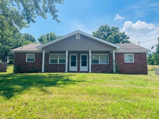 Photo - 802 W Main St