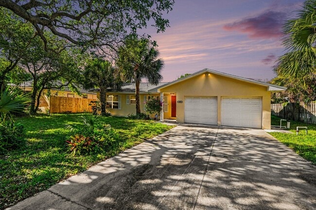 Building Photo - 108 Delvalle St