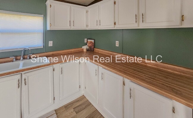 Photo - 3 BD 2 BA Single wide with large back yard!