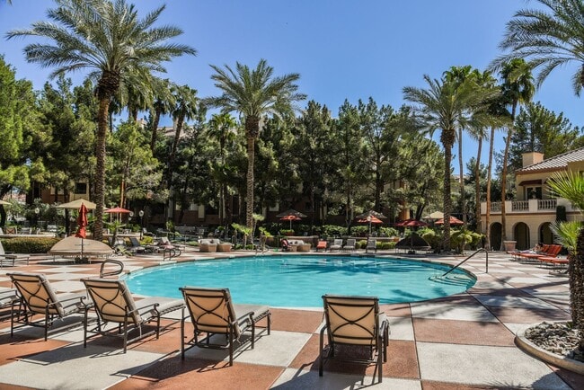 Photo - Fully furnished (Short Term Available) / G...