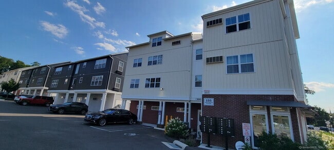 Building Photo - 155 Greenwood Ave Rental