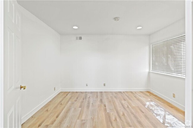 Building Photo - 24735 Cll Conejo Rental
