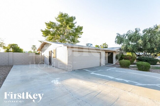 5106 S Fairfield Dr