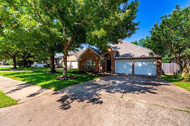 Photo - Beautiful 4 bedroom, 2 bathroom home in Round Rock!