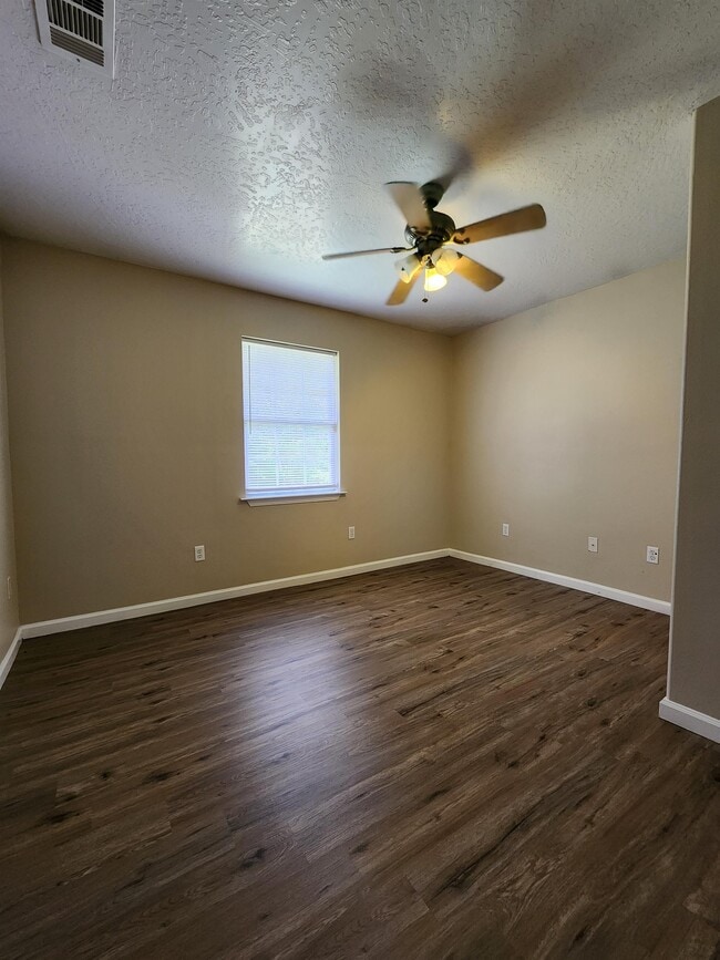 Photo - 8193 Redstone Dr