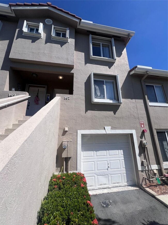 Photo - 167 Riviera Cir