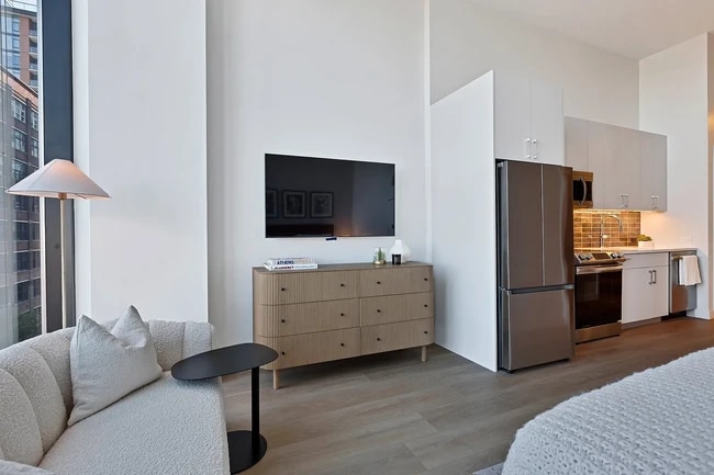 Photo - 1056 W Van Buren St