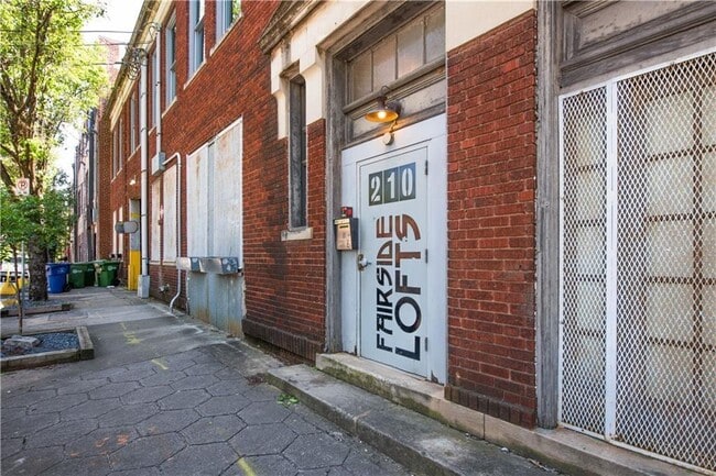 Photo - 210 Walker St SW Unit 1