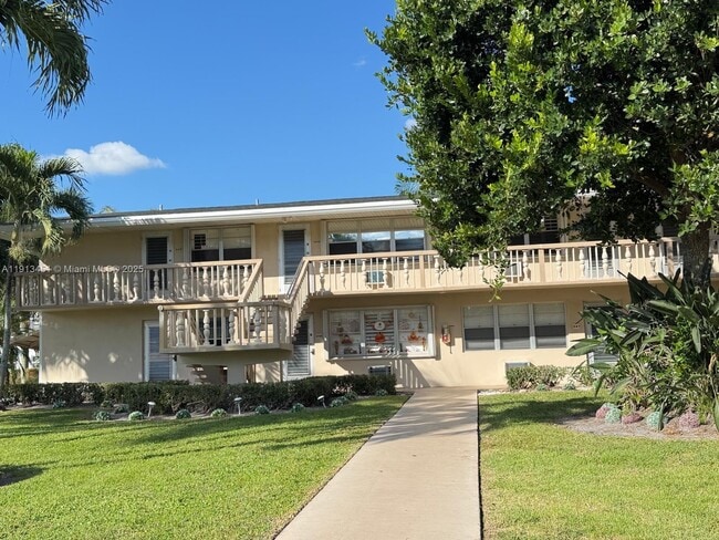 Building Photo - 258 Sheffield K Unit 258