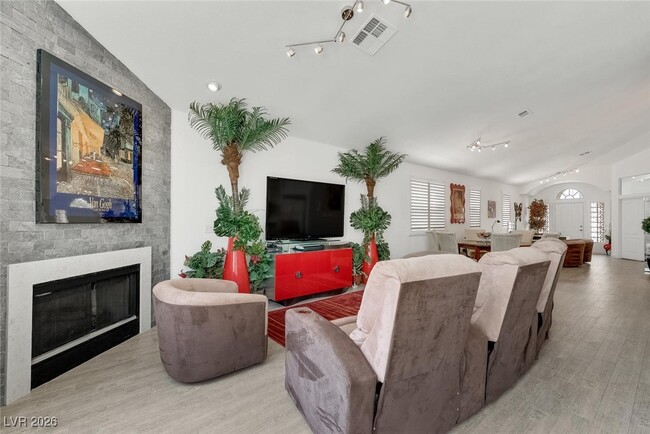 Building Photo - 1404 Sun Copper Dr