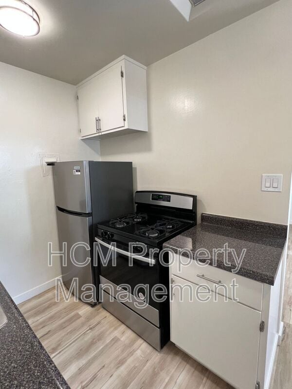 Photo - 10300 National Blvd