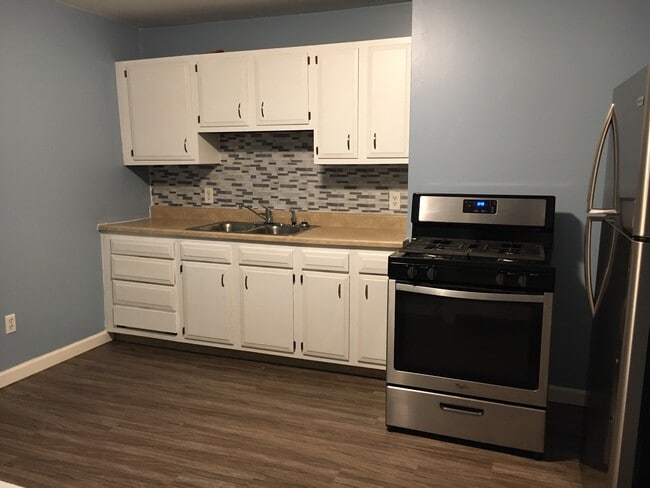 Kitchen - 38 Greeley St Unit Apt 1