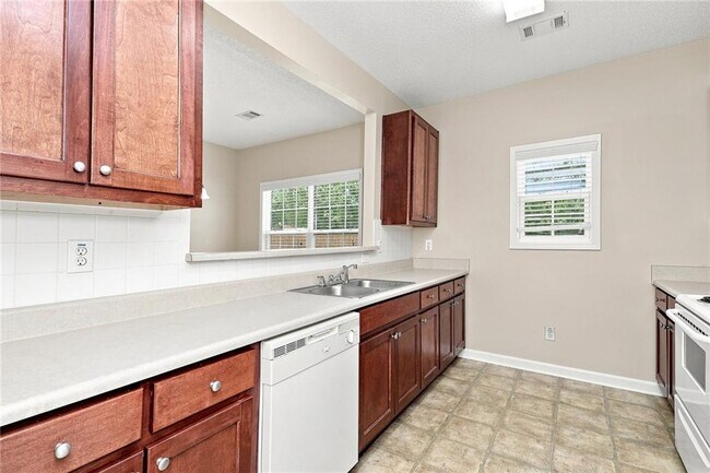 Photo - 8606 Thomas Ln