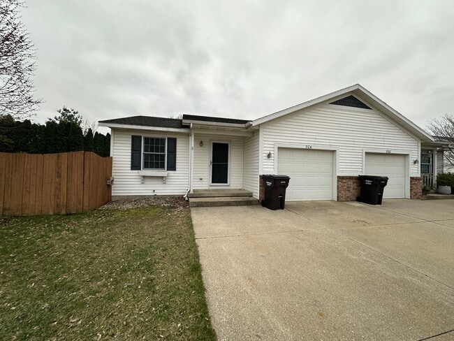 Building Photo - 904 Vos St Unit 904